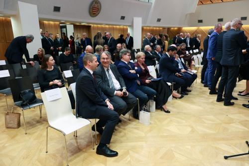 visuel distinction univ matej bel - 2